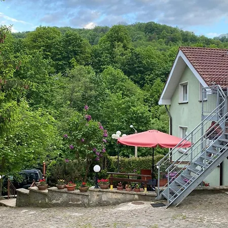 לינה וארוחת בוקר Justynka 3*