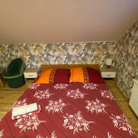 לינה וארוחת בוקר Justynka