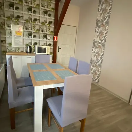 Justynka לינה וארוחת בוקר 3*