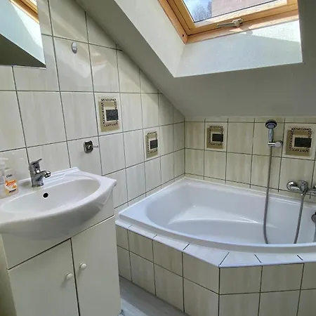 Justynka Bed & Breakfast 3*